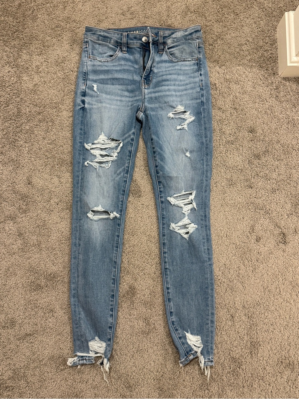 American Eagle Outfitters Light Blue Distressed Skinny Jeans